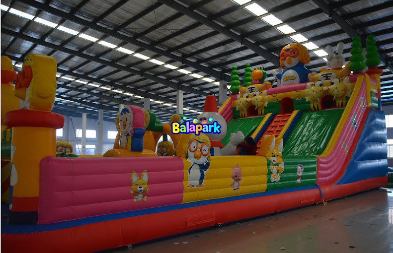 Mickey Mouse Spielplatz 4