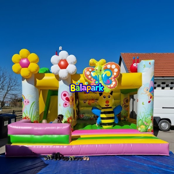 Şişme Yeşil Boynuzlu Kaydırak