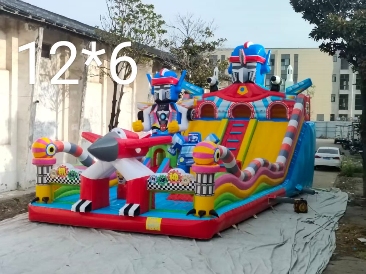 Riesen-Robotik Hüpfpark