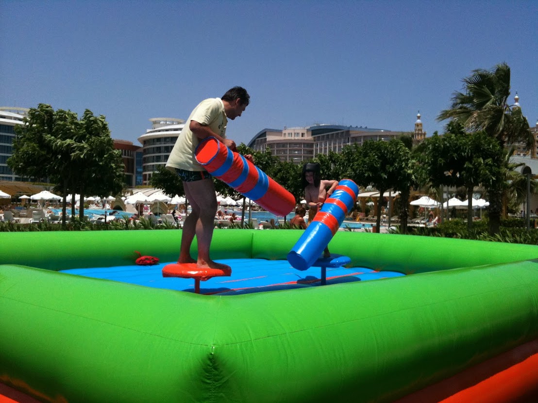 Şişme Gladyatör Oyunu