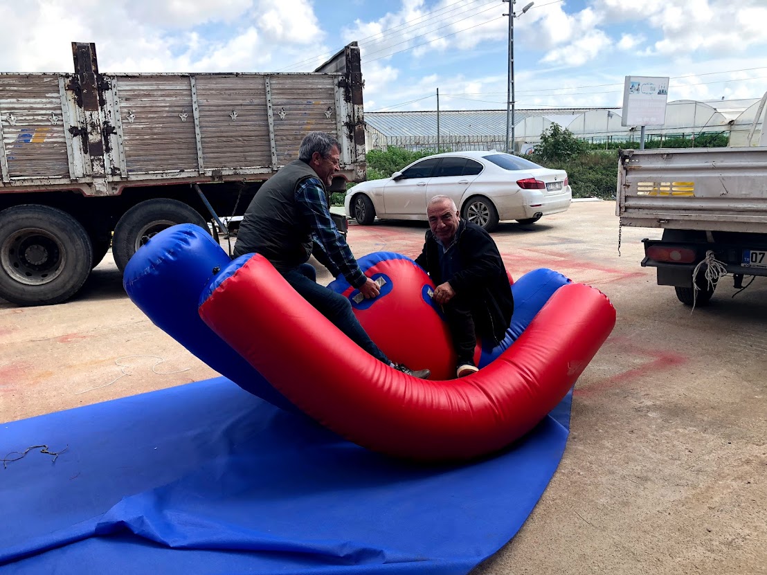 Aufblasbare Wasserwippe